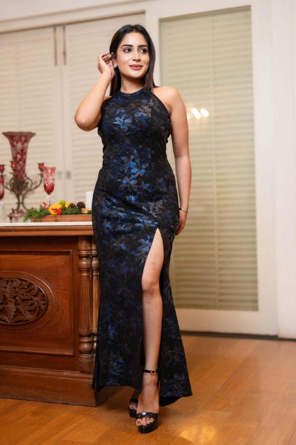 Floral Patterned Front Slit Detailed Halter Neck Bodycon Evening Wear Maxi - Image 4