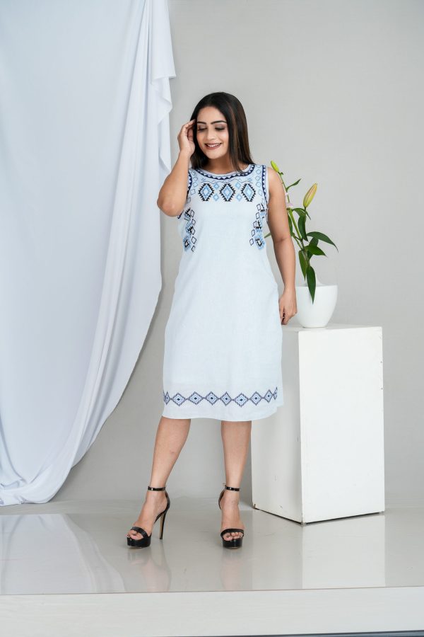 Geometric Embroidered Sleeveless Short Dress - Image 4