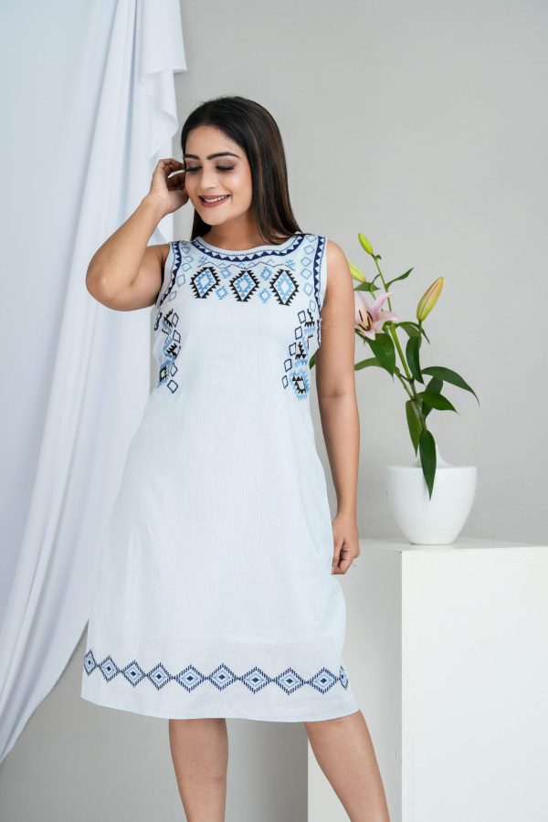 Geometric Embroidered Sleeveless Short Dress - Image 3