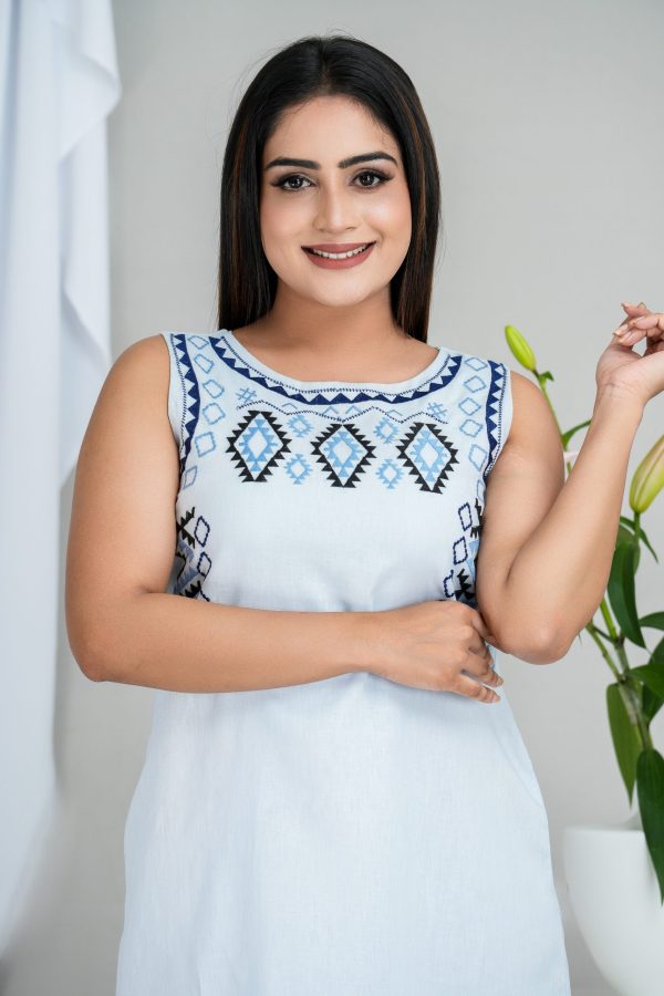 Geometric Embroidered Sleeveless Short Dress - Image 2
