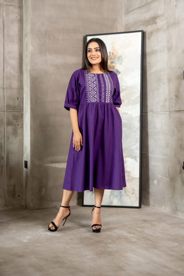 Embroidered Drop Shoulder Midi Dress - Image 5