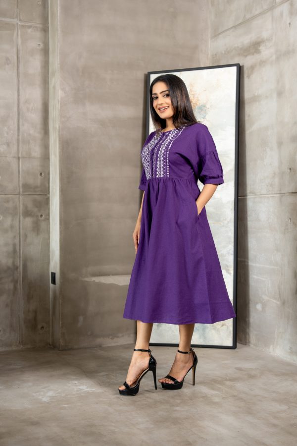 Embroidered Drop Shoulder Midi Dress - Image 3