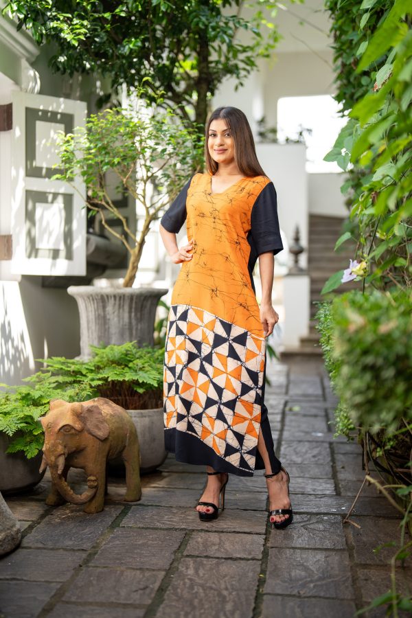 Geometric Patterned Two-Tone Batik Maxi Dress - Image 3