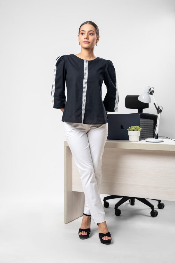 Lace Detailed Jewel Necked Top - Image 4