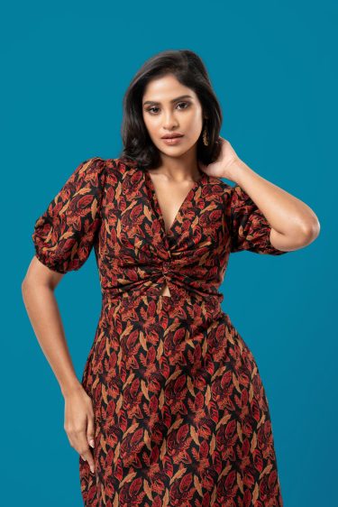 Front Crossover Twist Detail Midi Dress