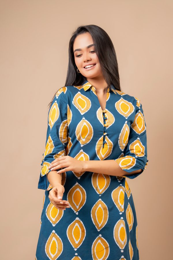 Sleeve Button Detail Patterned Batik Short Dress - Image 2