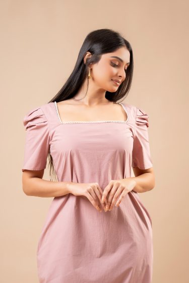 Lace Neckline Detail Puff Sleeve Midi Dress