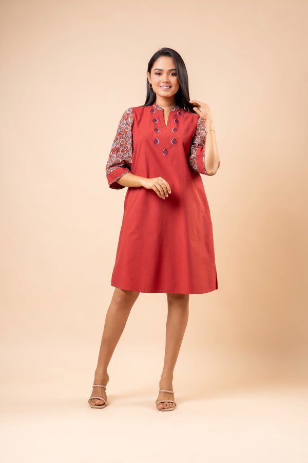Leaf Patterned Embroidery Detail Short Dress - Image 3