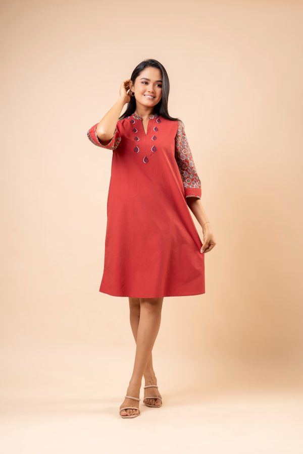Leaf Patterned Embroidery Detail Short Dress - Image 5