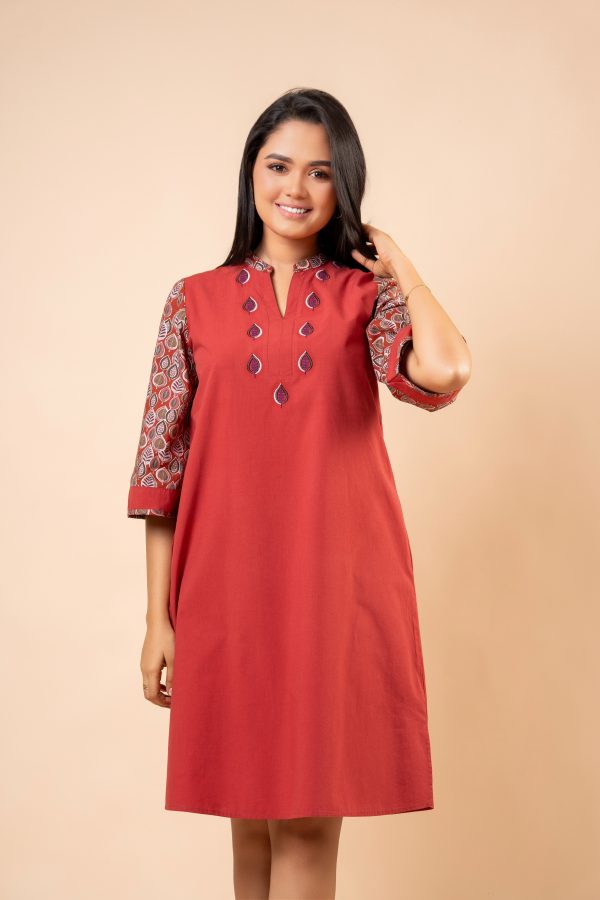 Leaf Patterned Embroidery Detail Short Dress - Image 2