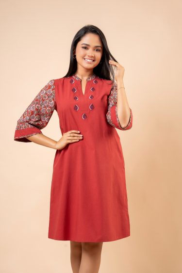 Leaf Patterned Embroidery Detail Short Dress