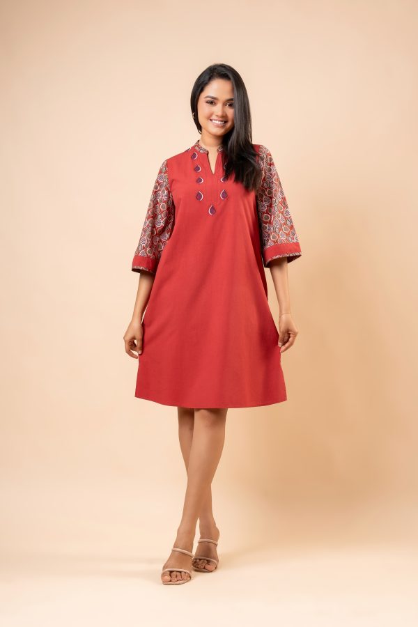 Leaf Patterned Embroidery Detail Short Dress - Image 4