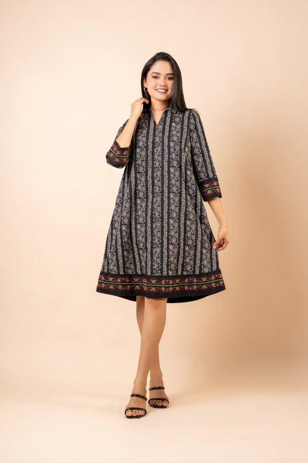 Contrast Embroidery Detail Collared Short Dress - Image 5