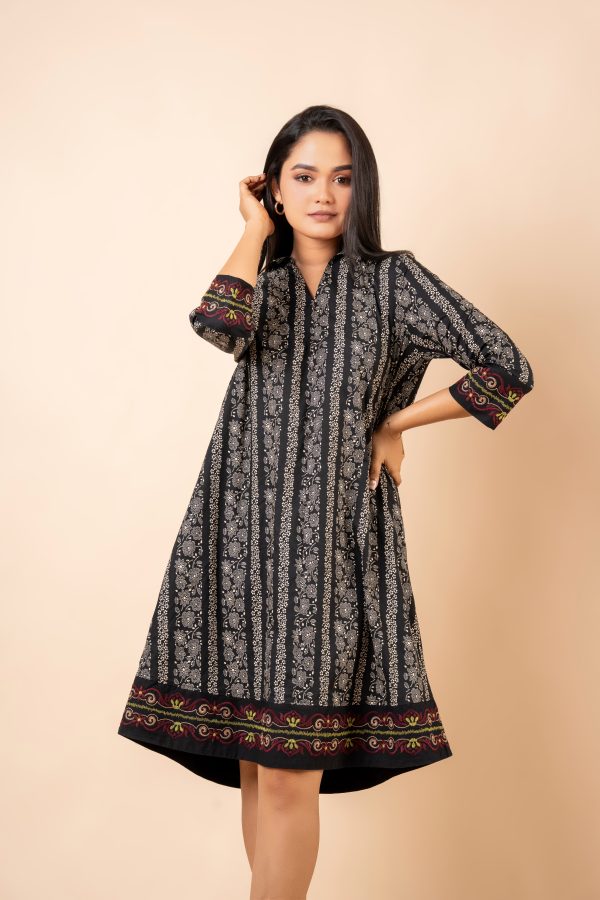 Contrast Embroidery Detail Collared Short Dress - Image 2