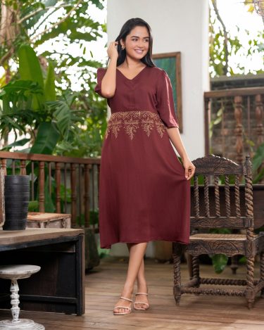 Embroidery Detail V-Neck Short Dress