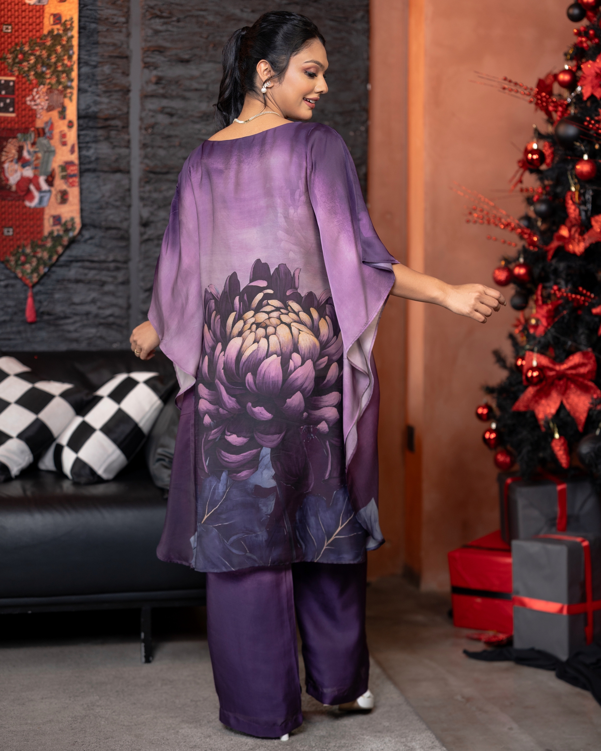 Chrysanthemum Patterned Kaftan Kurta Top and Pants Set - Image 5