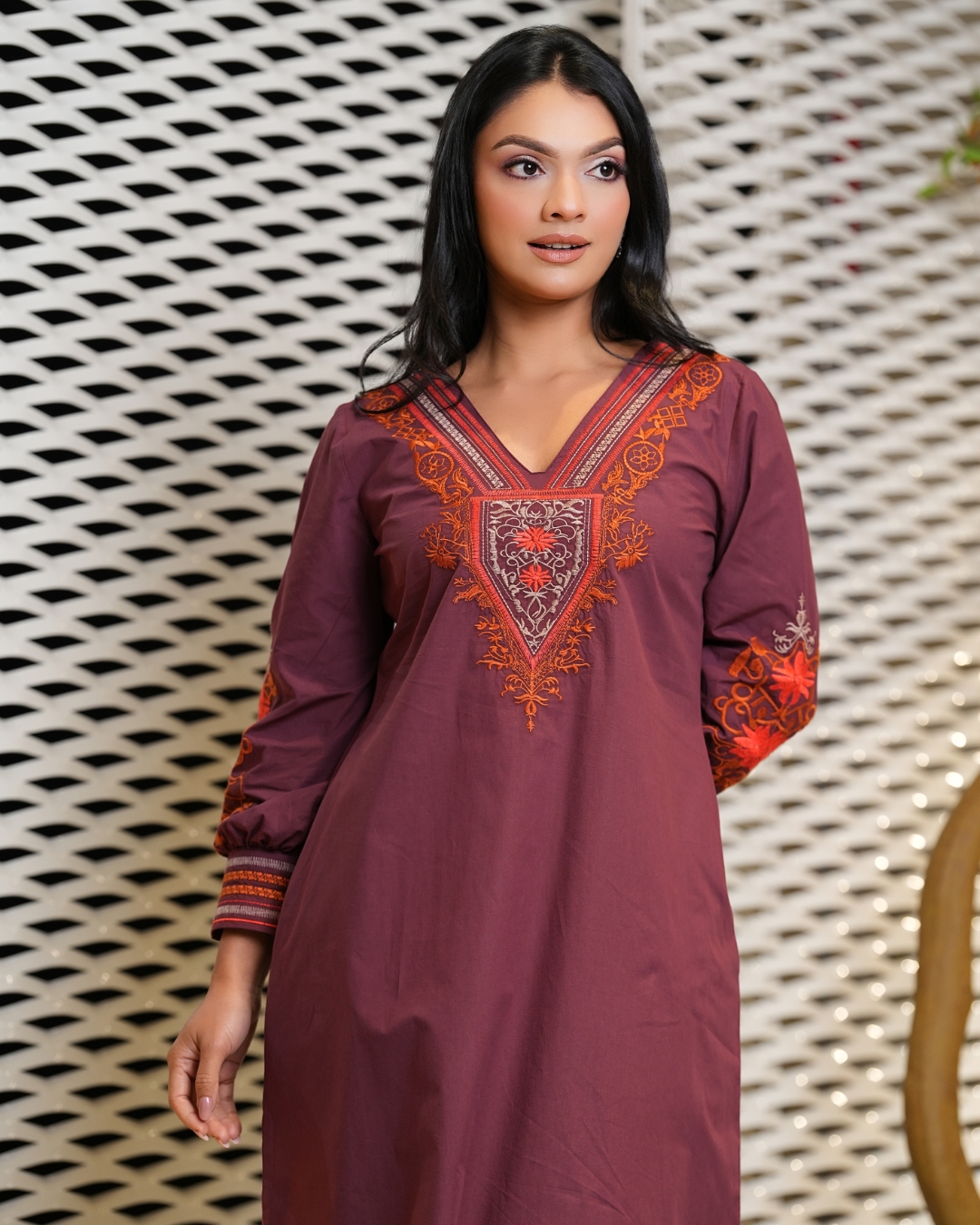 Embroidery Detail V-Neck Midi Dress - Image 3