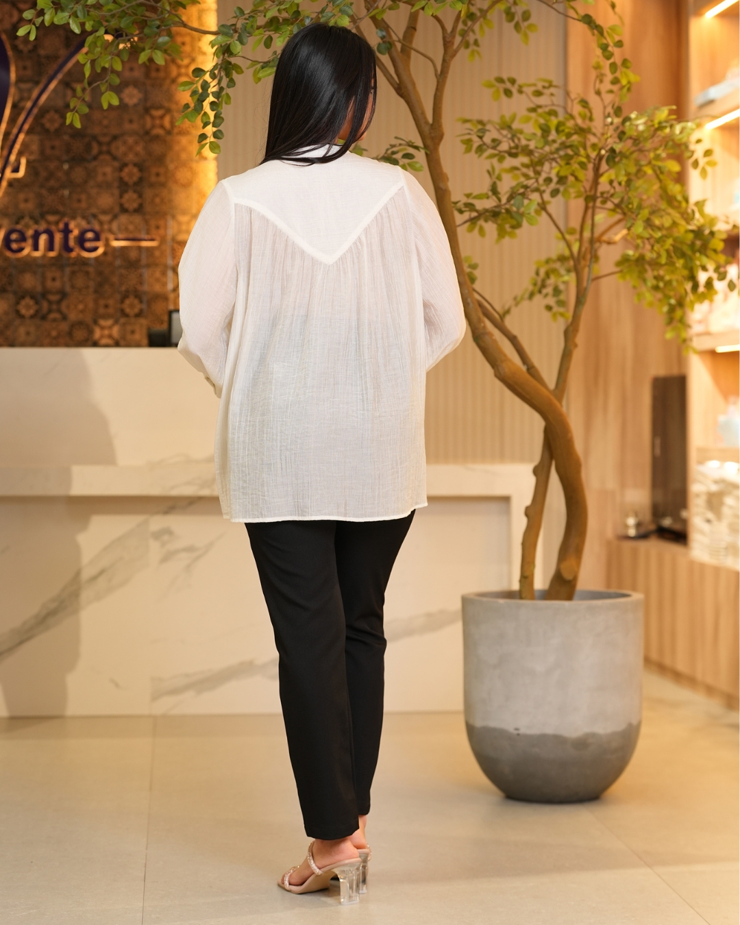 V-Yoke Detail Loose Fitted Blouse - Image 5