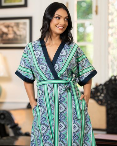 Contrast Crossover Detail Maxi Dress