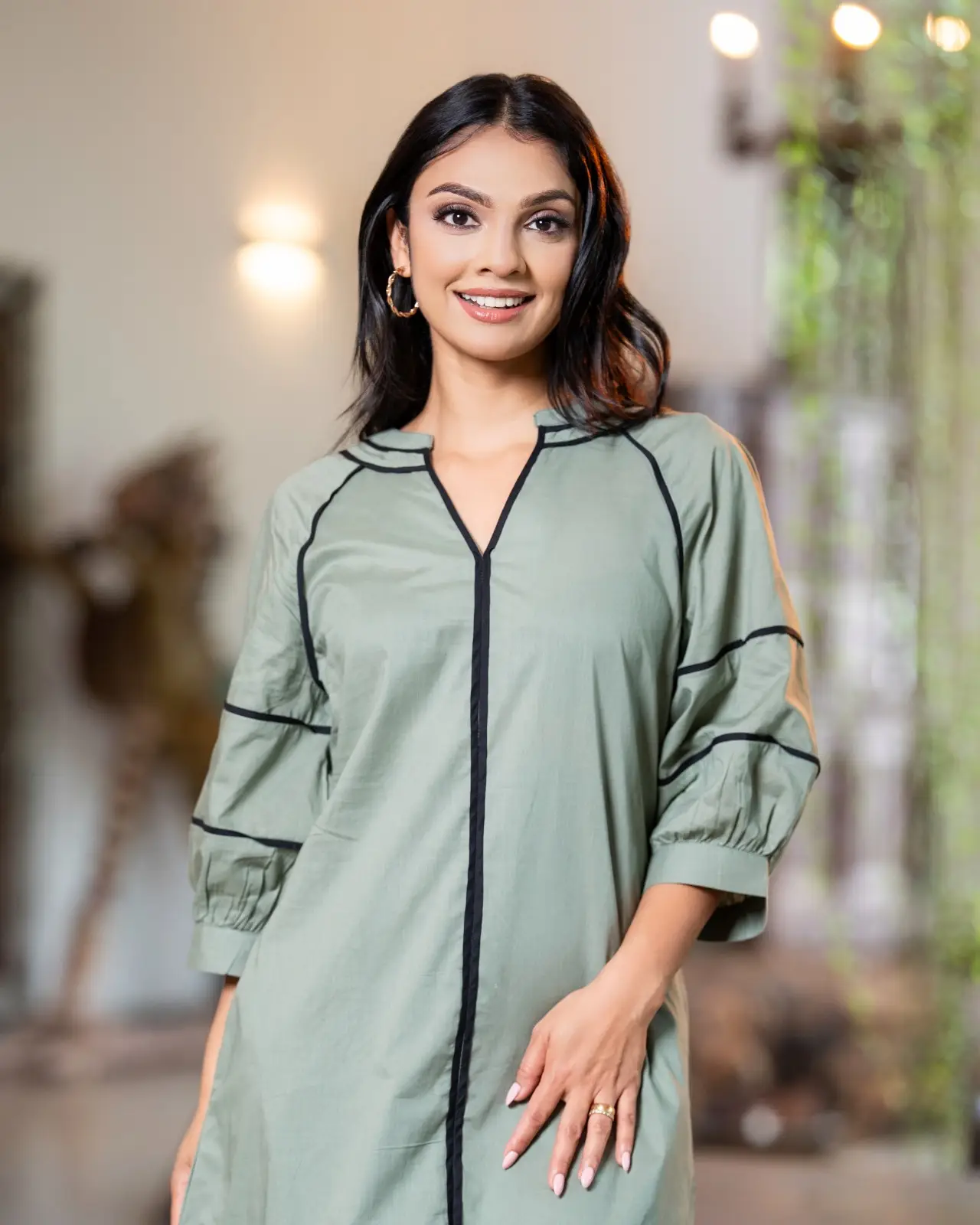 The Contrast Piping Raglan Sleeve Midi Dress - Image 5
